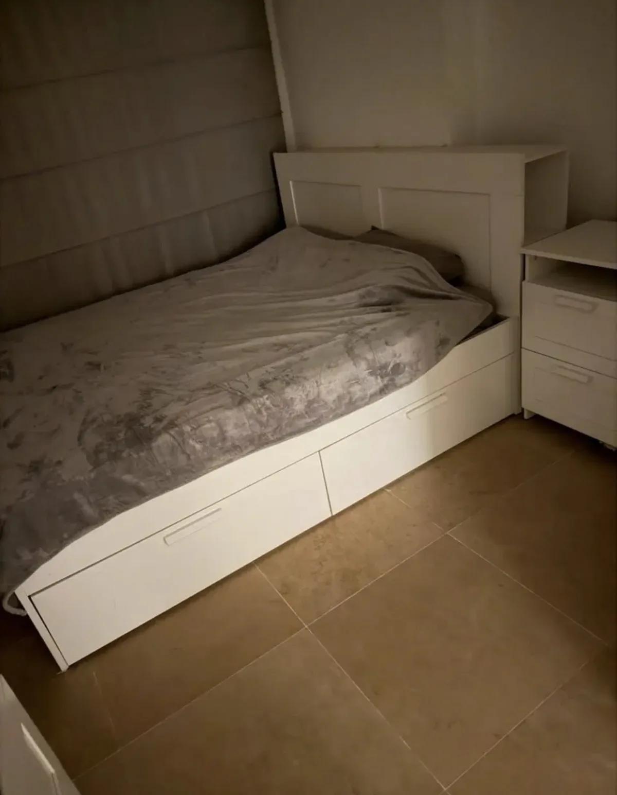 تخت ikea و تشک