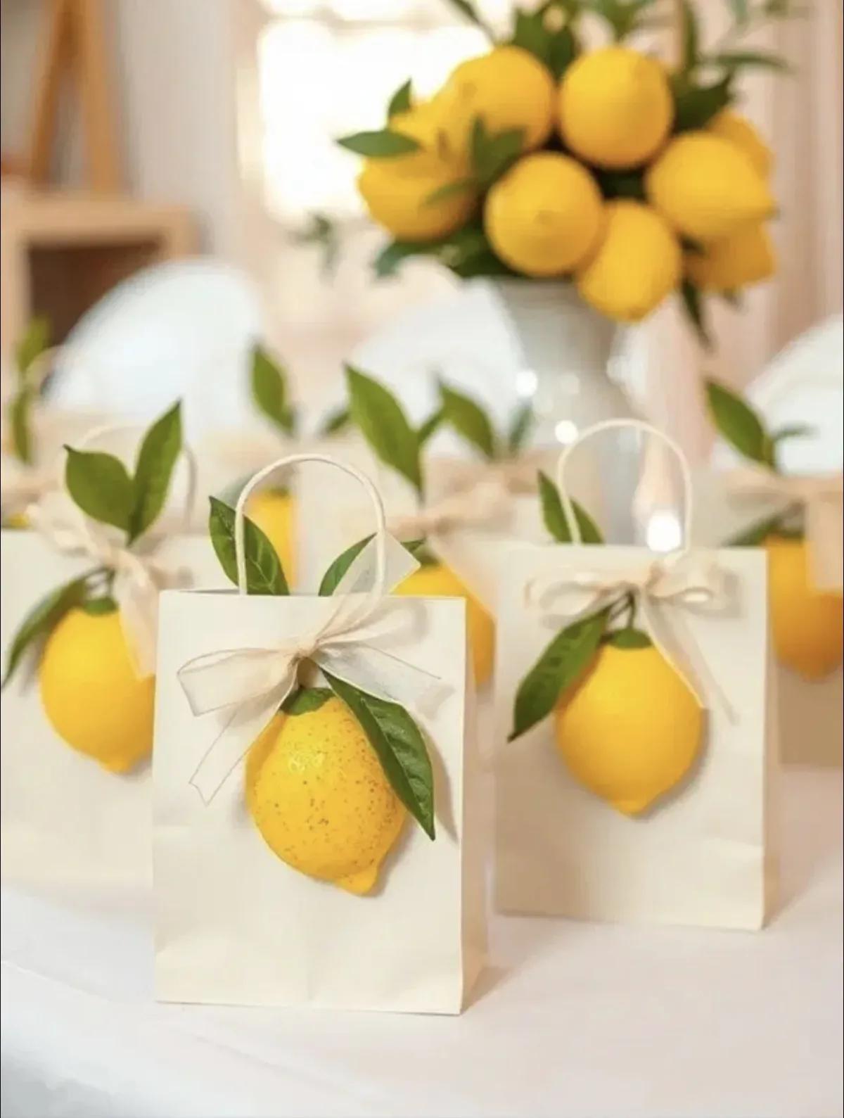 استخدام سالن دار حرفه ای و اشپز اقا