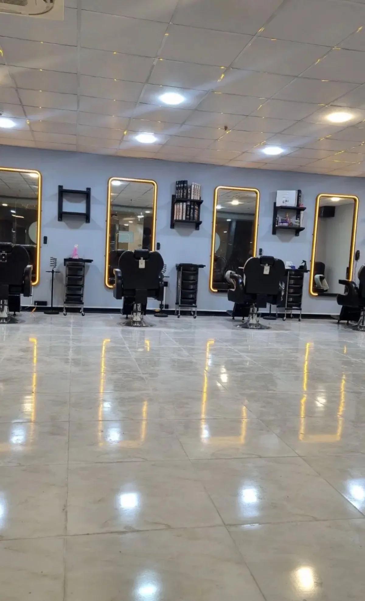 استخدام ارایشگر اقا 