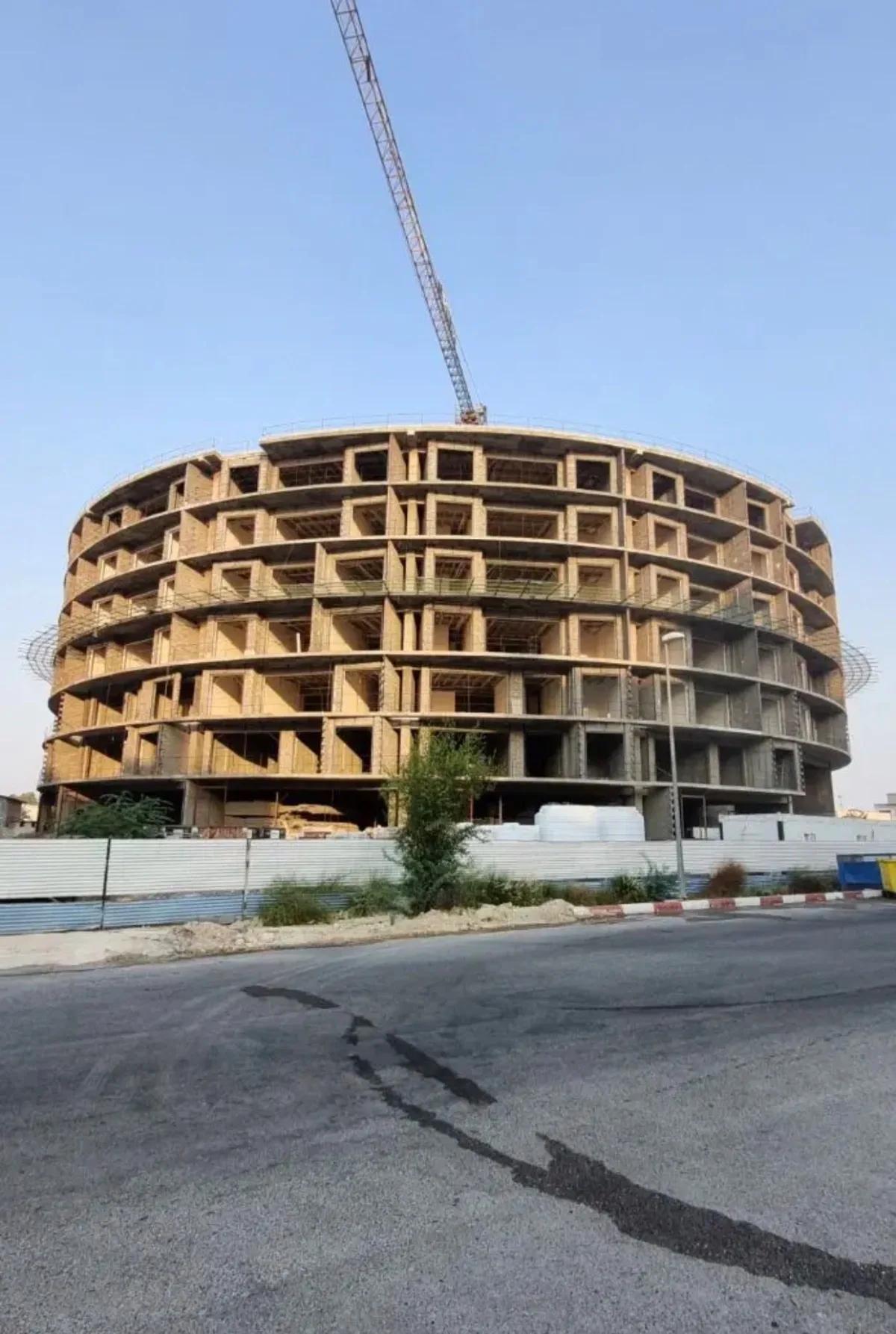 جذب نیرو‌سرامیک‌کار ، سیمانکار بنا جوشکار
