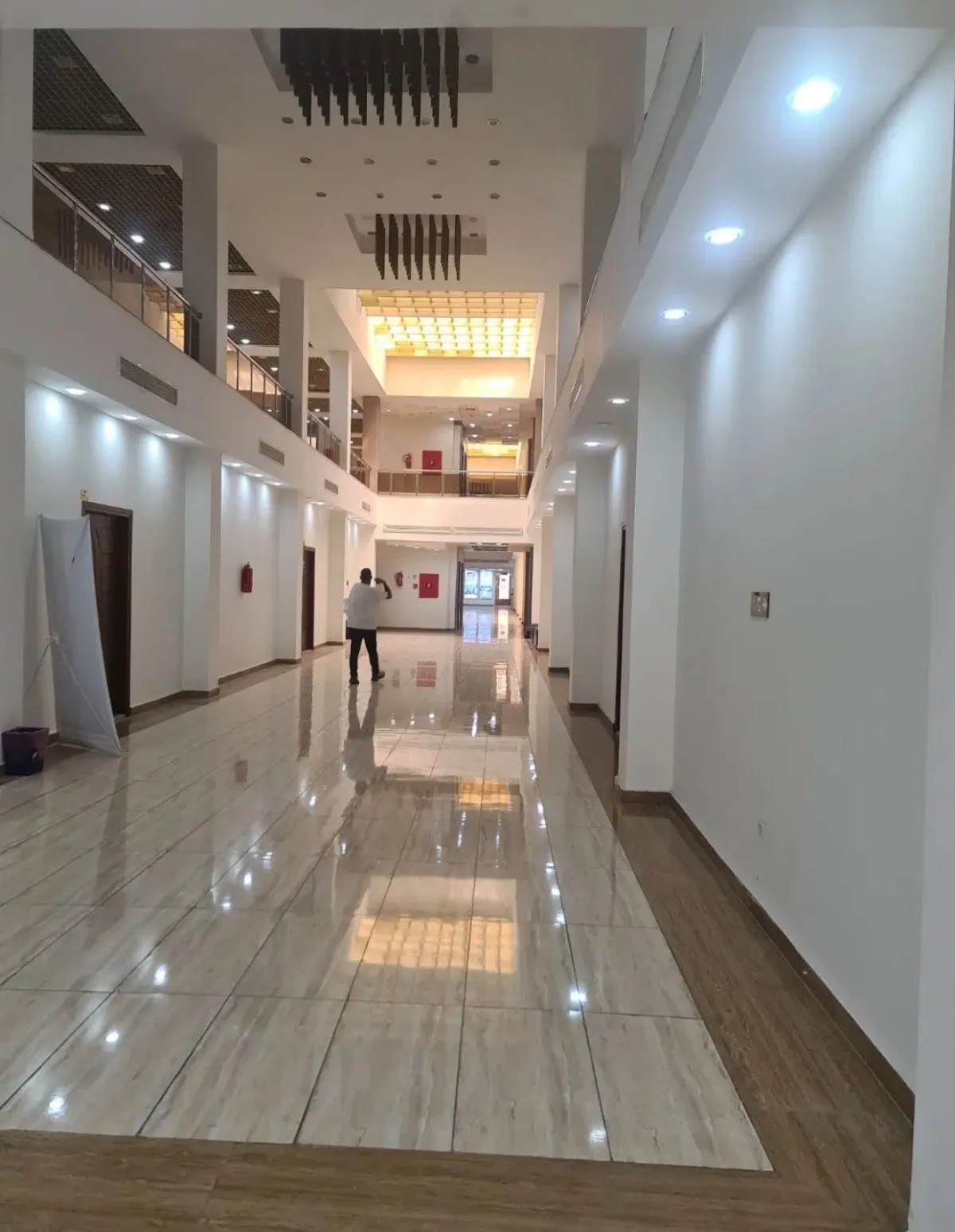 اجاره واحد اداری دیپلمات مرکز شهر 